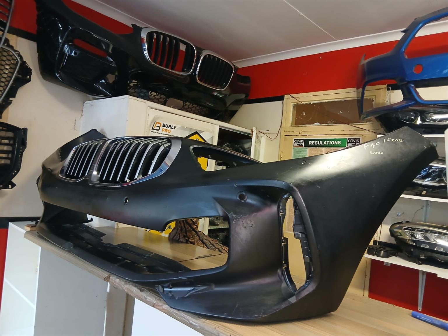 BUMPER F40 BMW 2022 FRONT BUMPER WITH MAIN GRILL - Private Seller BUMPER F40 BMW 2022 FRONT BUMPER WITH MAIN GRILL - Private Seller