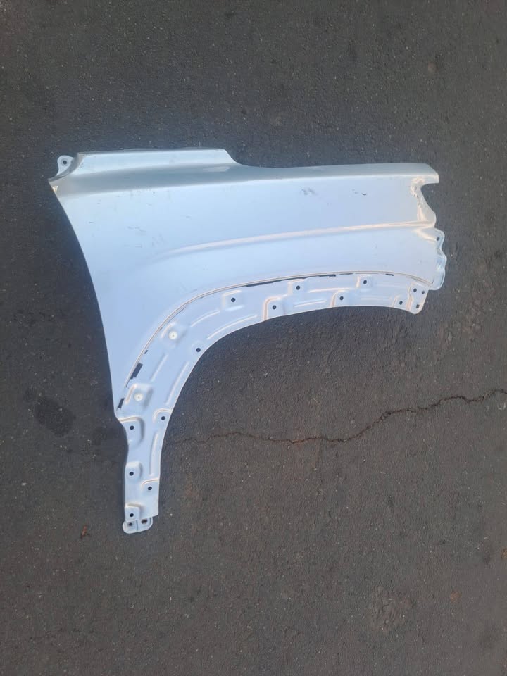 2021 onwards Toyota Urban Cruiser and Suzuki Brezza Right Fender - Private Seller 2021 onwards Toyota Urban Cruiser and Suzuki Brezza Right Fender - Private Seller