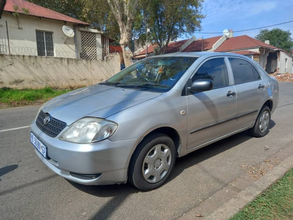 2004 Toyota corolla 1.4i Petrol, Silver, Manual, Leather seat, Spere key, 85000kms