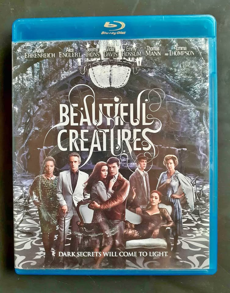 Beautiful Creatures (Blu-ray) Beautiful Creatures (Blu-ray)