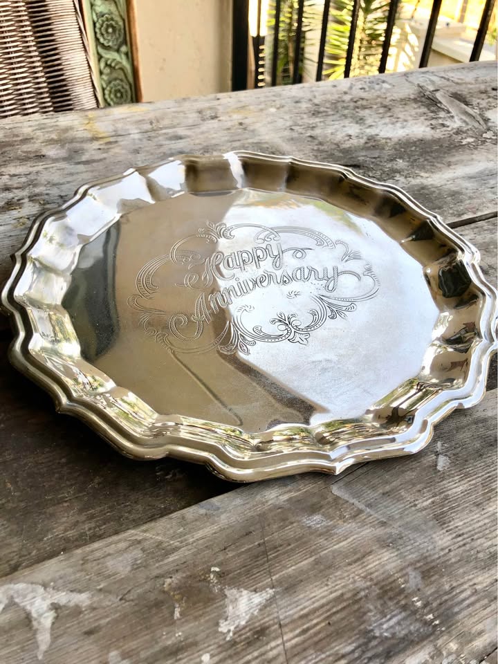 Round Silver-Plated Tray – 'Happy Anniversary' Design