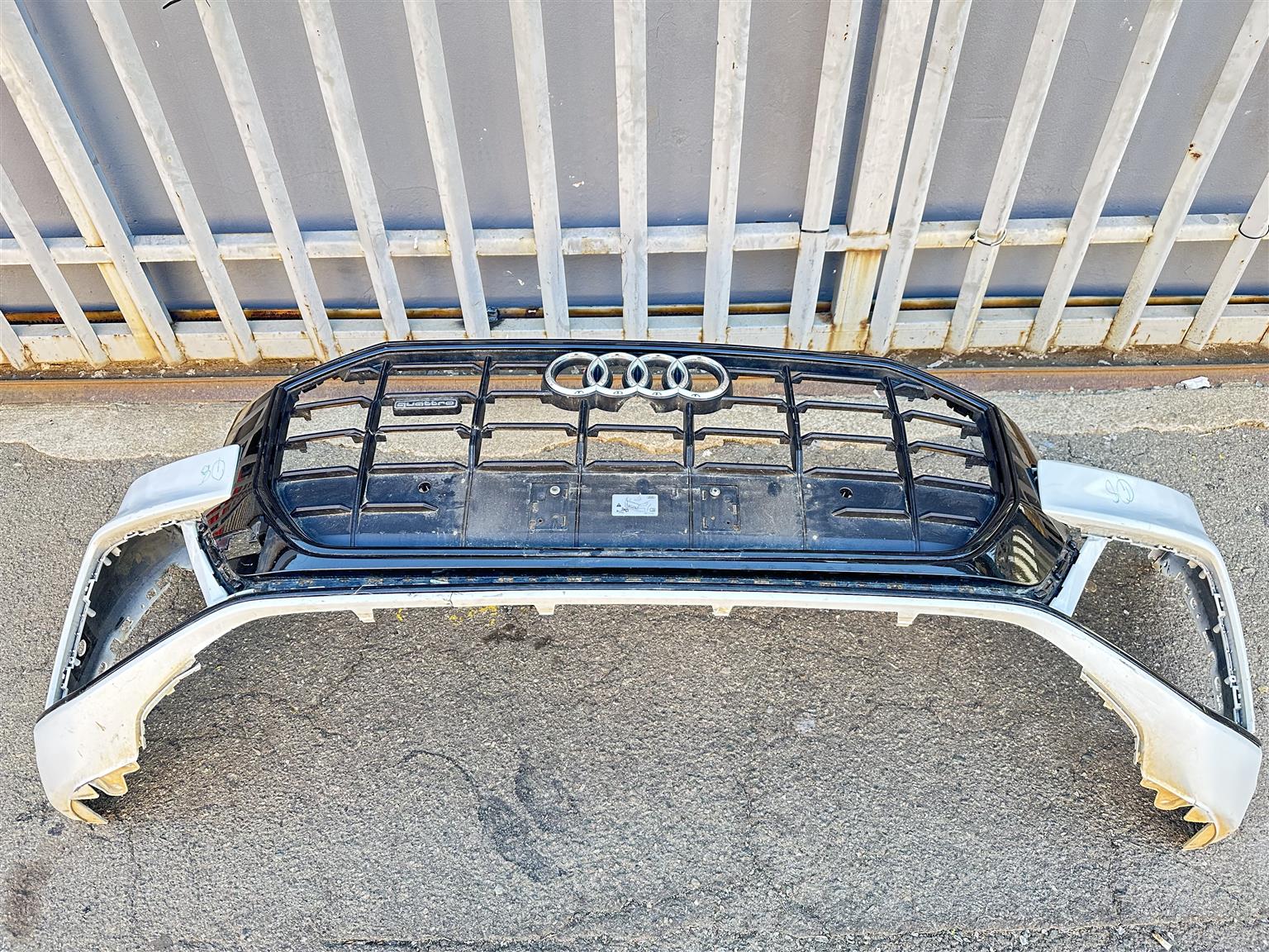 2022 Audi Q8 Front Bumper - Private Seller 2022 Audi Q8 Front Bumper - Private Seller