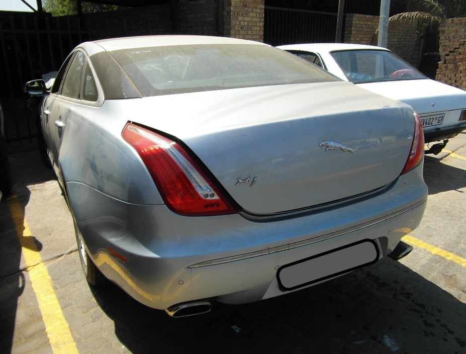 Jaguar XJ Tailgate for sale | AUTO EZI - Private Seller Jaguar XJ Tailgate for sale | AUTO EZI - Private Seller