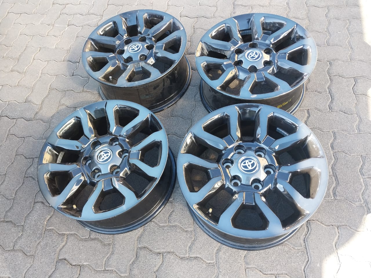 18 inch Toyota Legend 50 Rs mags set for - Private Seller 18 inch Toyota Legend 50 Rs mags set for - Private Seller