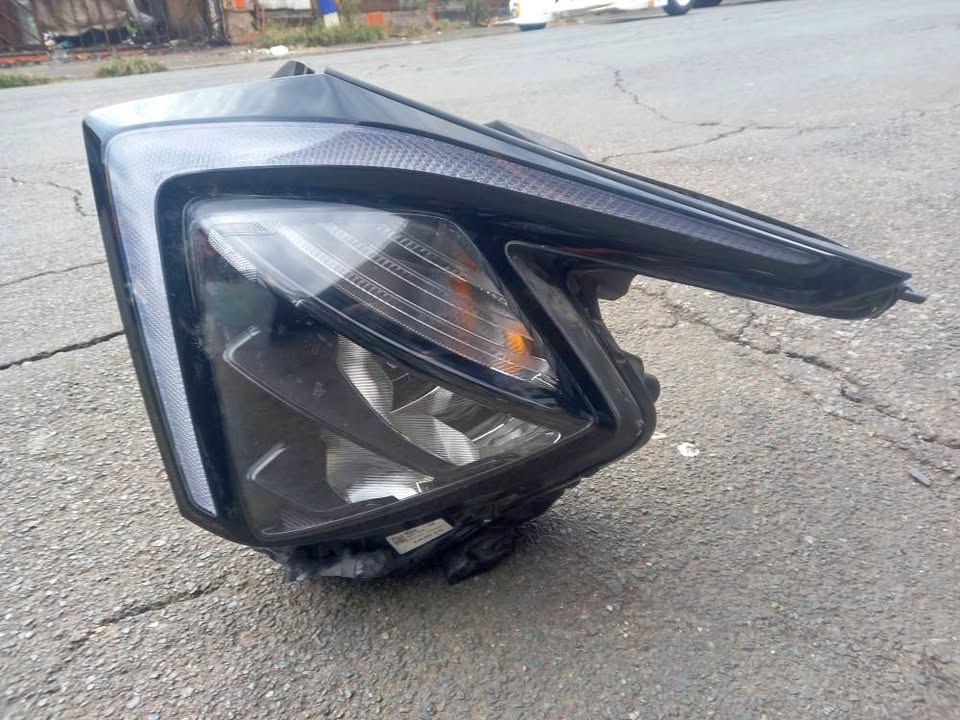 2023 - 2025 KIA SPORTAGE LED HEADLIGHT LEFT HAND SIDE - Private Seller 2023 - 2025 KIA SPORTAGE LED HEADLIGHT LEFT HAND SIDE - Private Seller