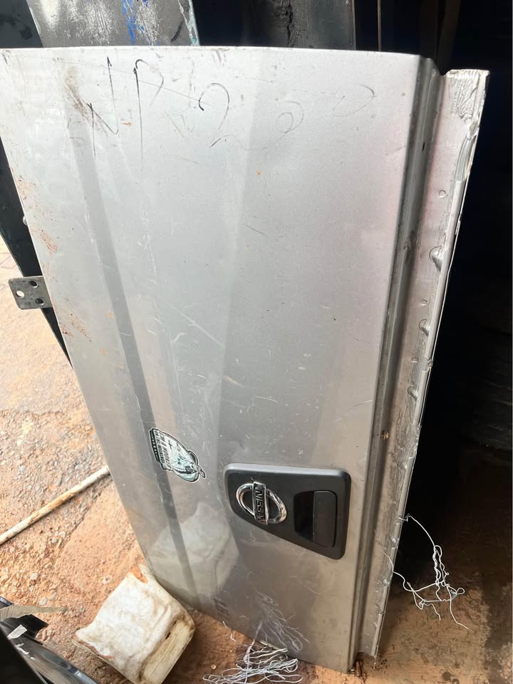 Nissan Np200 Tailgate - Private Seller Nissan Np200 Tailgate - Private Seller