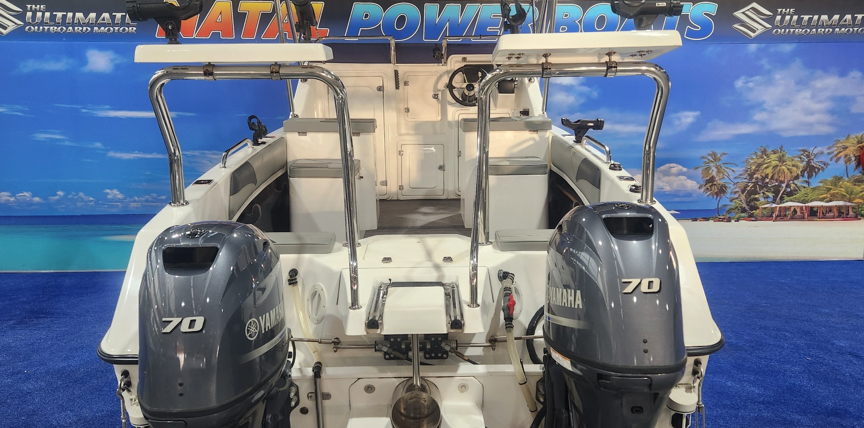 SEACAT 520 FC ON TRAILER 2 X 70 HP YAMAHA 4 STROKES 2022 MODEL 70 HOUR