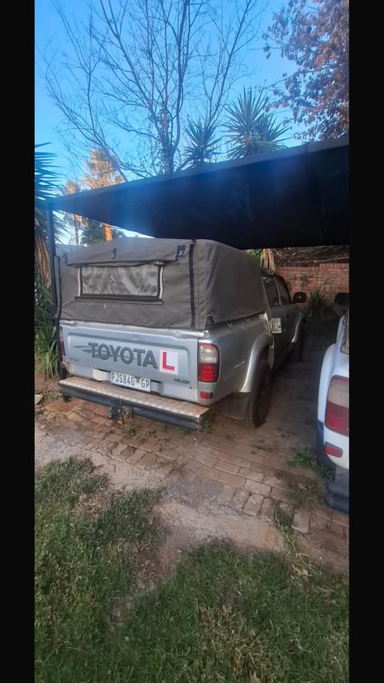Hilux 2700. 2003 DC for sale