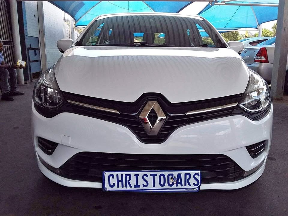 2018 Renault Clio hatchback manual 2018