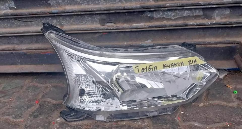 Toyota Avanza headlight - Private Seller Toyota Avanza headlight - Private Seller