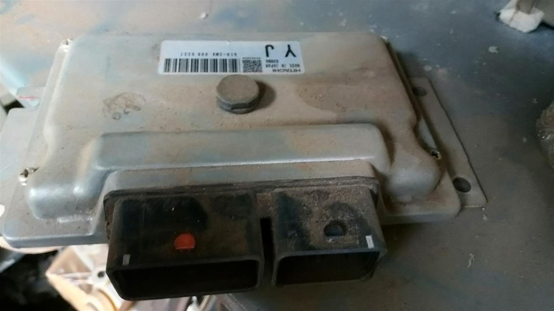 nissan micra 2012 computer box set - Private Seller nissan micra 2012 computer box set - Private Seller