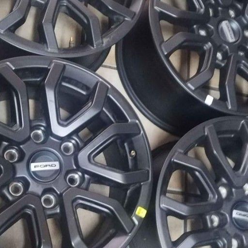 OEM Ford raptor rims size 17
