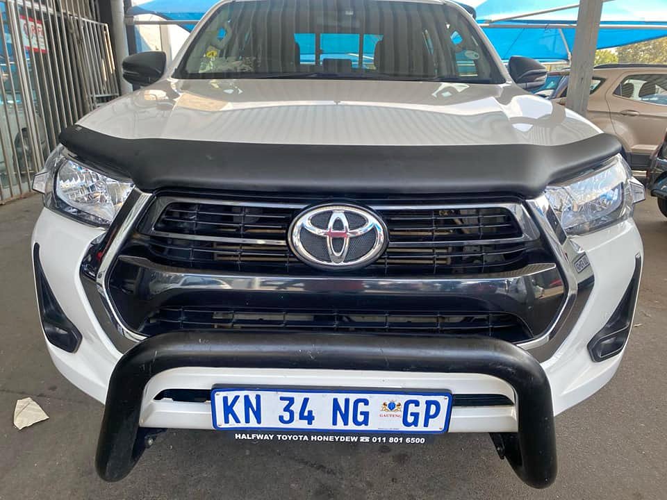 TOYOTA HILUX 2.4 GD6 DOUBLE CAB MANUAL