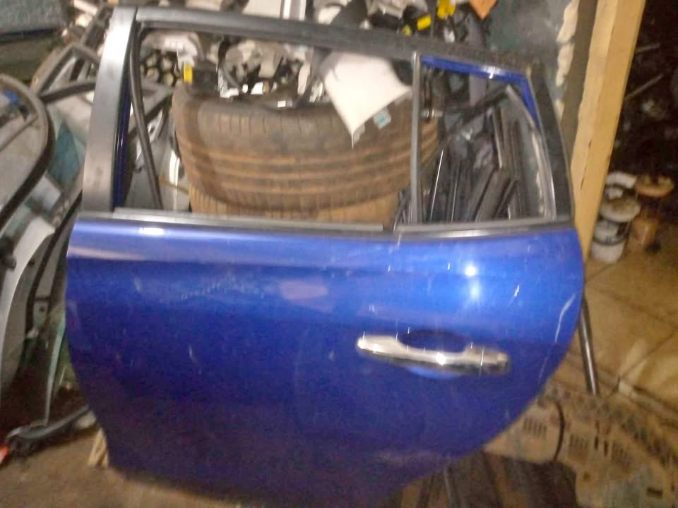 Toyota Yaris new shape rear left door - Private Seller Toyota Yaris new shape rear left door - Private Seller