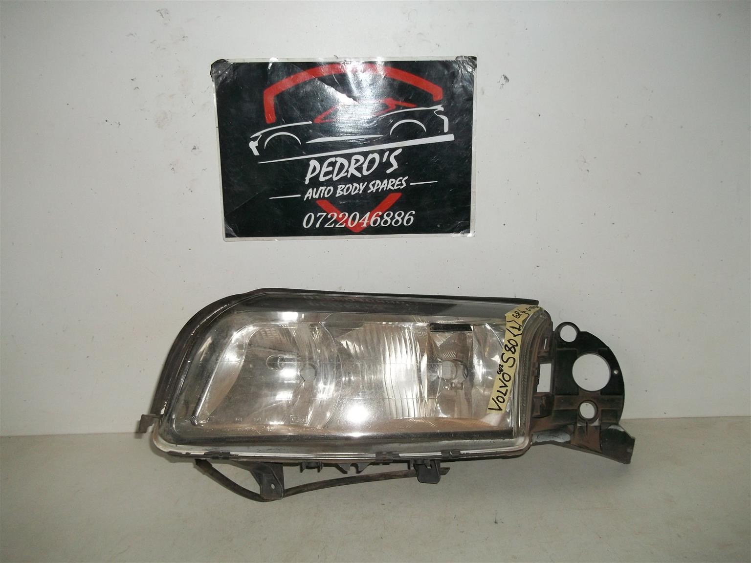 Volvo S80 '98-'06 left headlight - Private Seller Volvo S80 '98-'06 left headlight - Private Seller