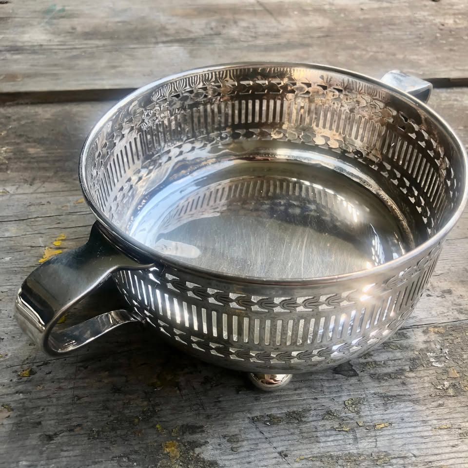 Exquisite Victorian Mappin Silver Plated Twin Handled Dish: A Testament to Elegance