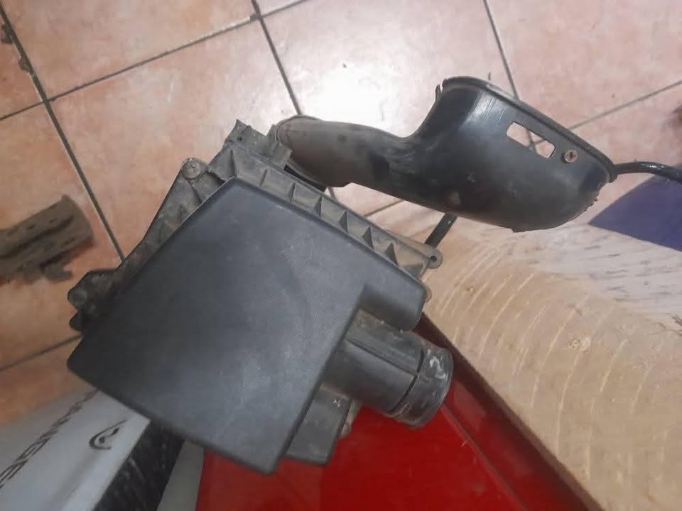 FORD FIESTA AIR-FILTER BOX - Private Seller