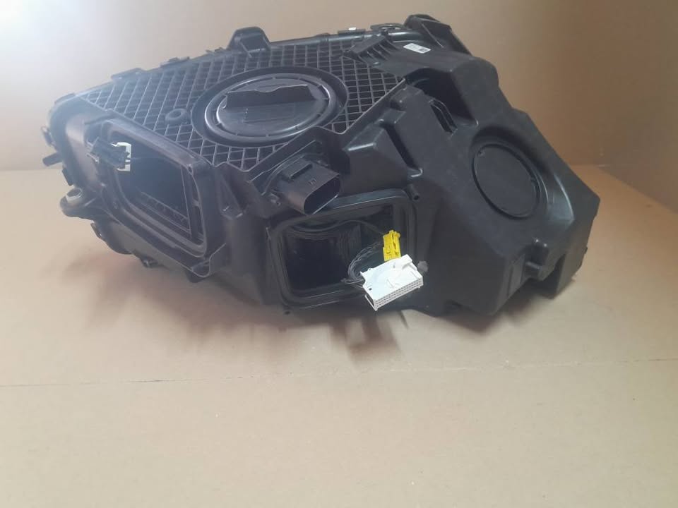 2019-2021 MERCEDES BENZ GLC A253 LEFT SIDE HEADLIGHT FOR SALE