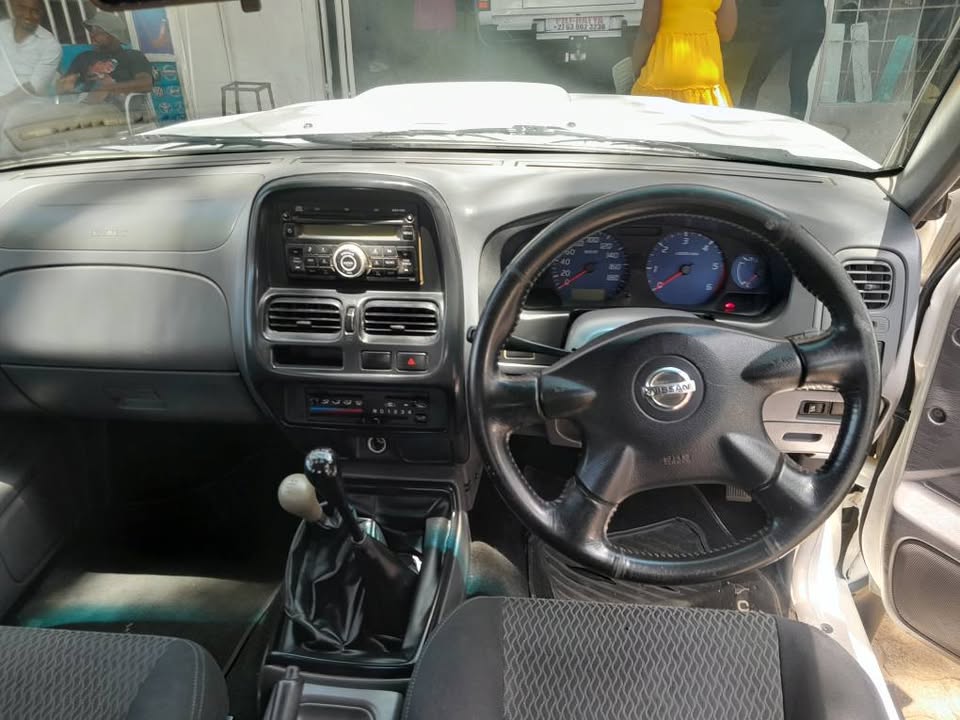 2020 NISSAN NP300 2.5DCI 4X4  DOUBLE CAB MANUAL