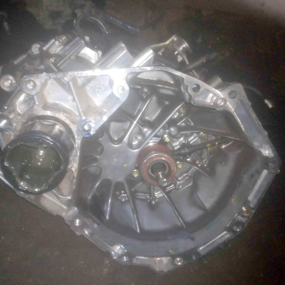 Toyota Starlet new shape maunal gear box - Private Seller Toyota Starlet new shape maunal gear box - Private Seller