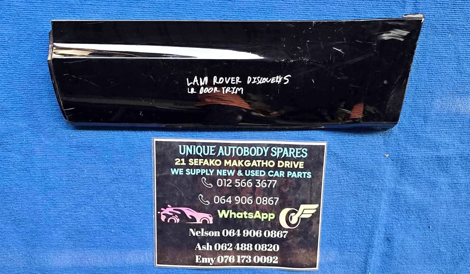Land Rover Discovery 5 Left Rear Door Trim - Private Seller