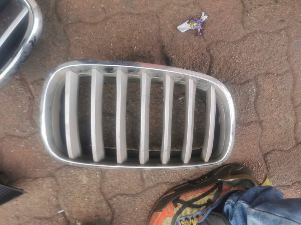 BMW E70 kidney grill - Private Seller BMW E70 kidney grill - Private Seller
