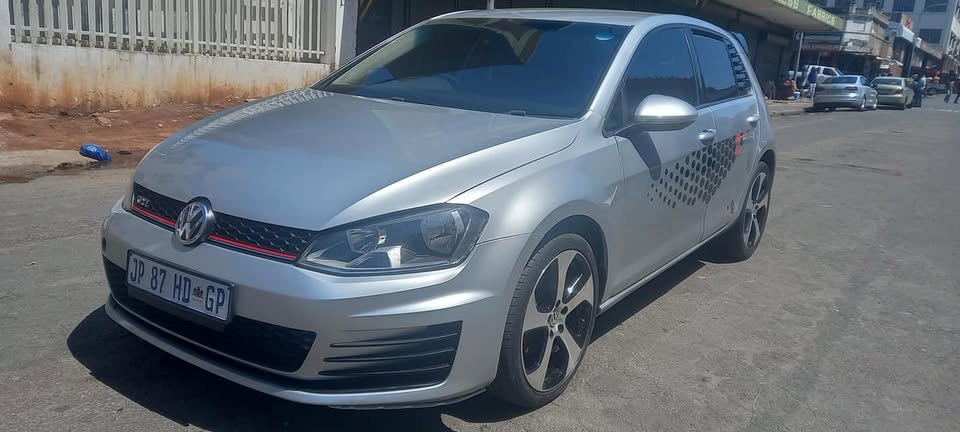 2013 VW GOLF VII TSI 1.4 PETROL, MANUAL TRANSMISSION 6SPEED, MILEAGE 84000KM,SILVER