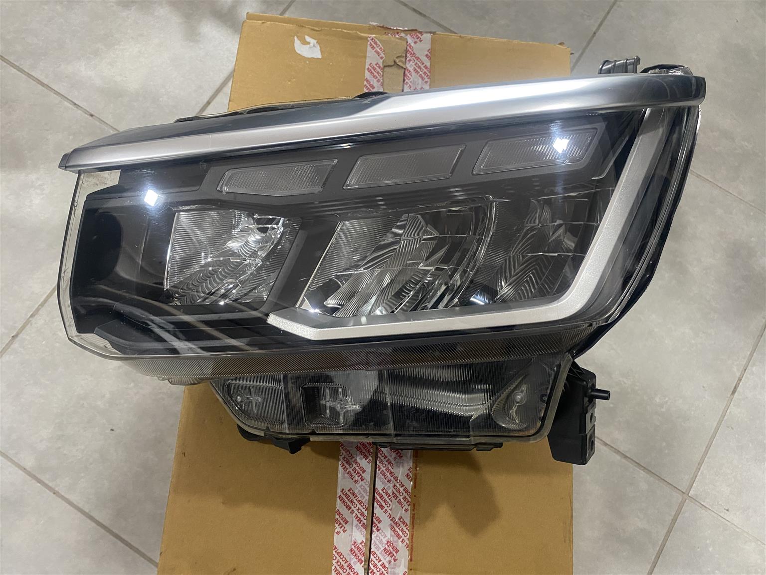 2025 VW AMAROK FULL LED HEADLIGHT LEFT SIDE FOR SALE. IN EXCELLENT CONDITION - Private Seller 2025 VW AMAROK FULL LED HEADLIGHT LEFT SIDE FOR SALE. IN EXCELLENT CONDITION - Private Seller