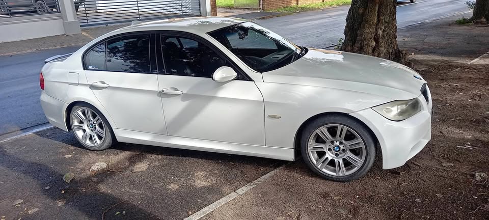 2007 bmw 325i Paddleshift automatic e90 very good condition black leather interior