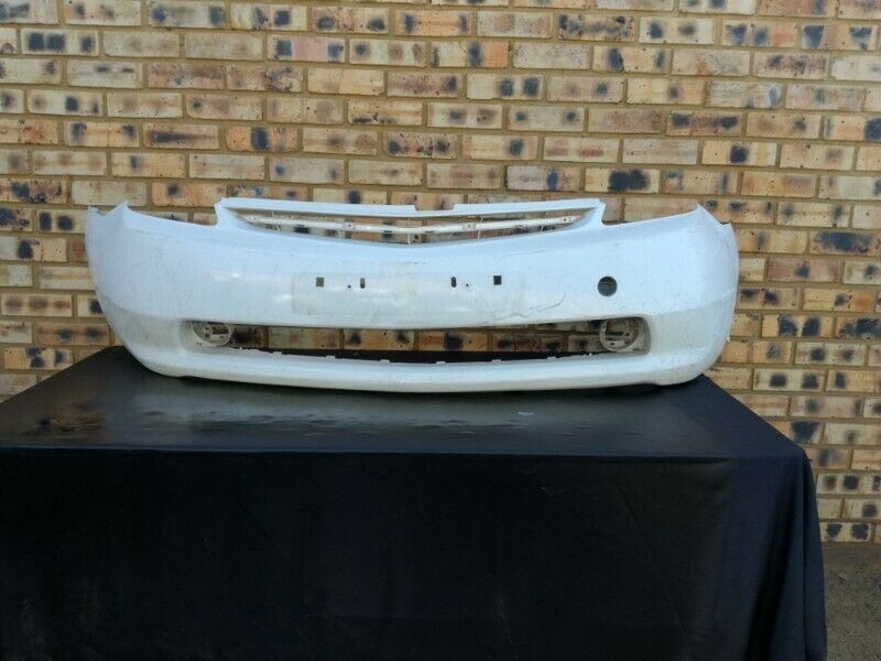 Toyota Pruis Front Bumper - Private Seller Toyota Pruis Front Bumper - Private Seller