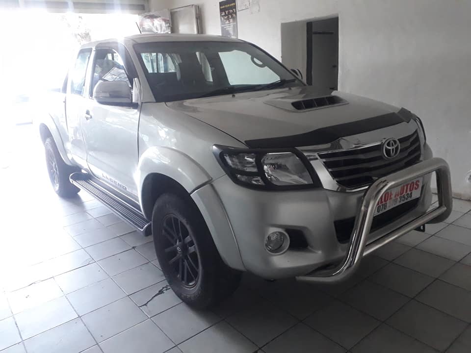 2013 Toyota Hilux 3.0 D-4D HiRider Clubcab 4x2 Manual, Diesel, Silver, Sparekey