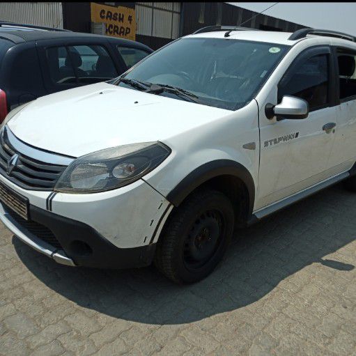 stripping Renault Sandero stapway spare Parts - Private Seller
