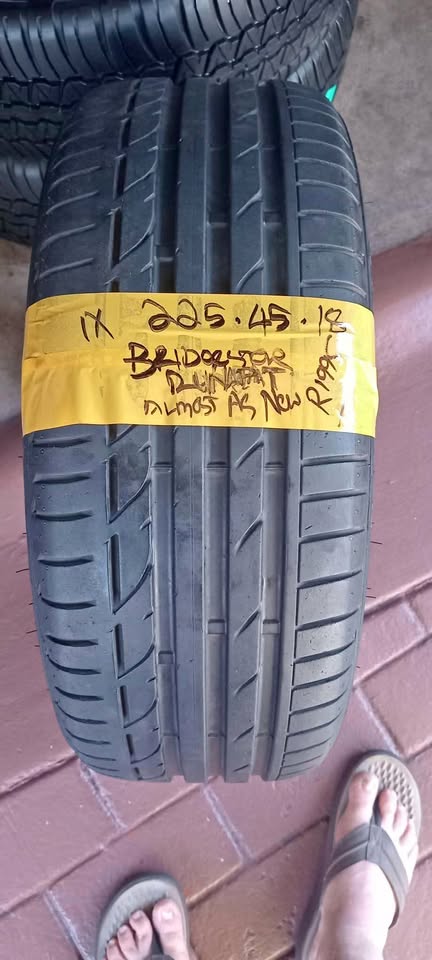 1x Bridgestone Runflat 1x Bridgestone Runflat