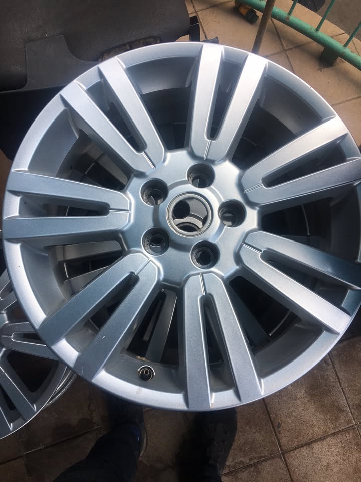 Discovery 4 Rims for sale