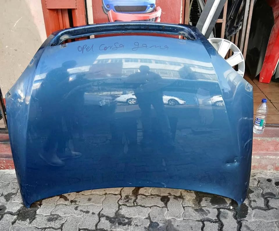 Opel Corsa Gamma bonnet - Private Seller Opel Corsa Gamma bonnet - Private Seller