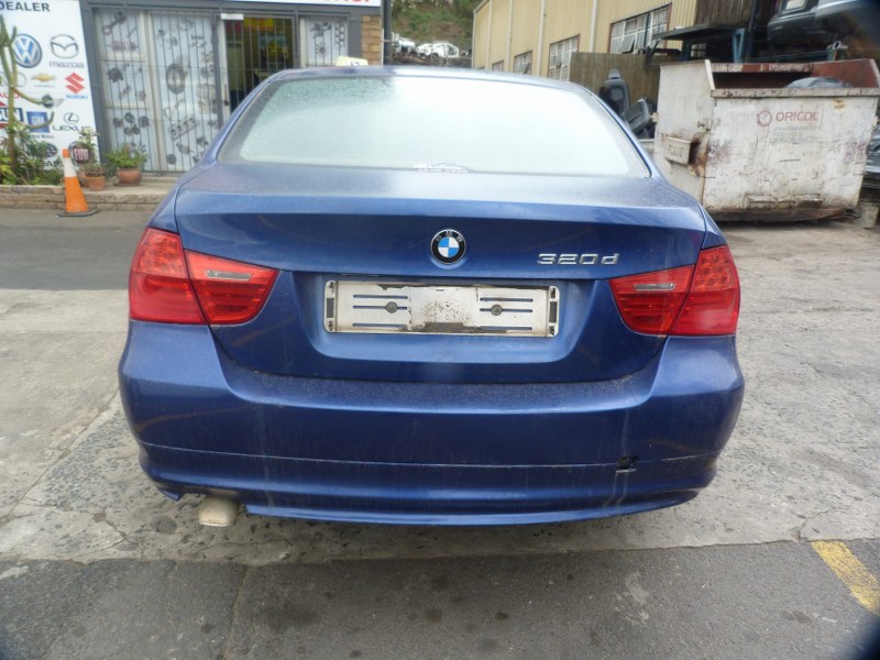 BMW 320d E90 Manual Blue - 2009 STRIPPING FOR SPARES
