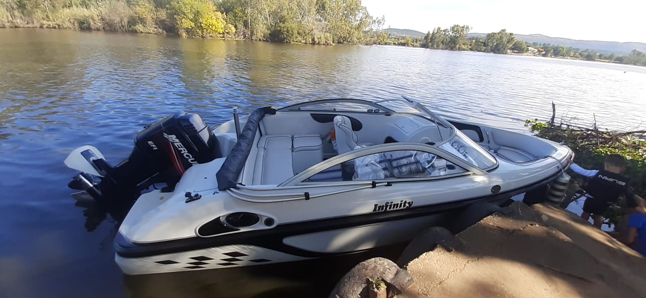 INFINITY V6 MERCURY Boat watercraft