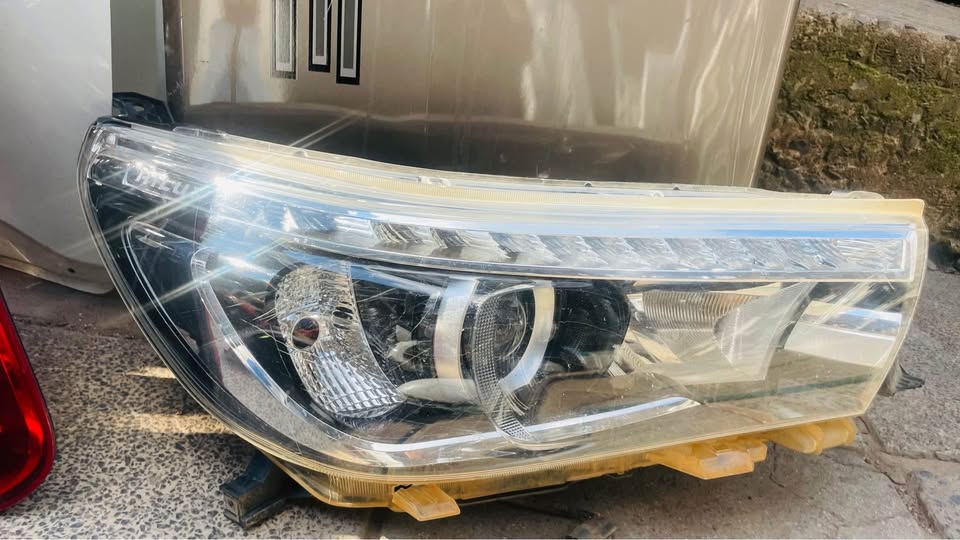 Toyota Hilux GD6 LED headlight - Private Seller Toyota Hilux GD6 LED headlight - Private Seller