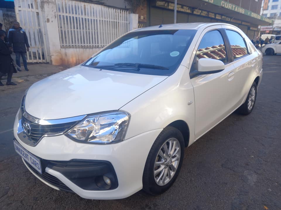 2019 TOYOTA ETIOS SEDAN 1.5 PETROL, MANUAL, WHITE COLOR, MILEAGE 72000KM