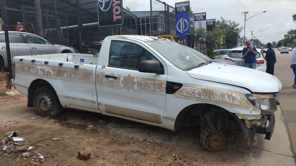 2015 FORD RANGER 2.5 FOR SPARES - Private Seller