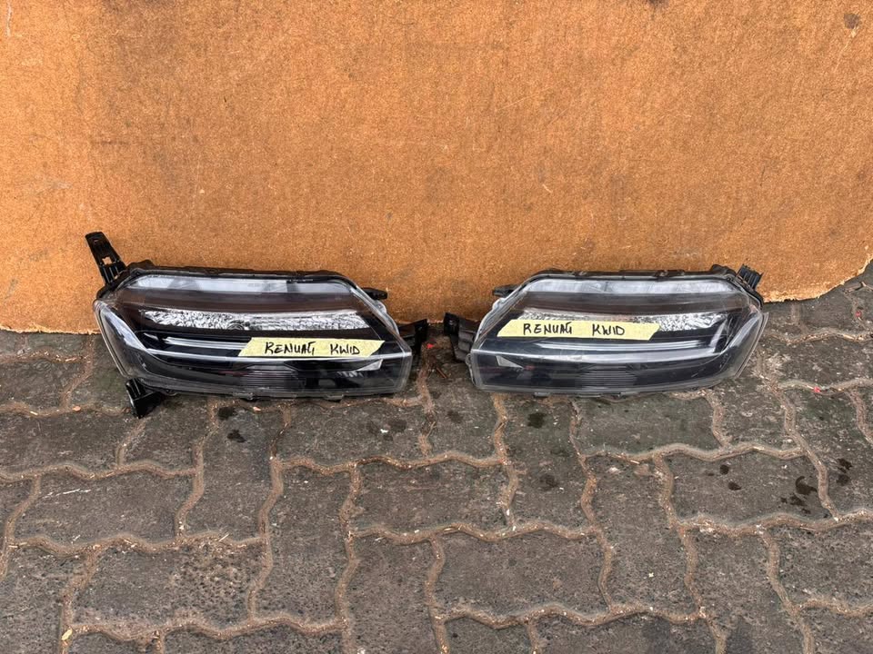 Renault Kwid Headlight - Private Seller Renault Kwid Headlight - Private Seller