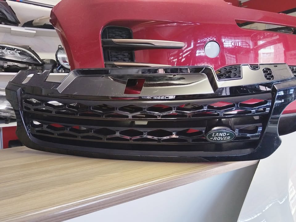 2021 RANGE ROVER SPORT MAIN GRILL AVAILABLE FOR SALE - Private Seller 2021 RANGE ROVER SPORT MAIN GRILL AVAILABLE FOR SALE - Private Seller