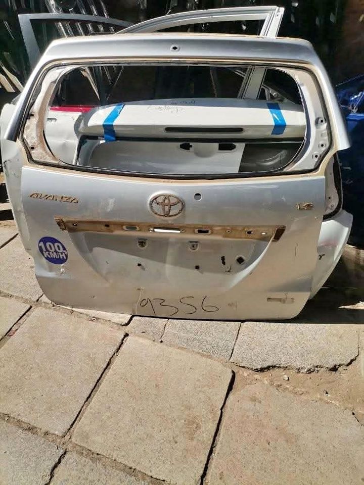 Toyota AVANZA Tailgate. At Bumper & Headlights Auto Parts - Private Seller