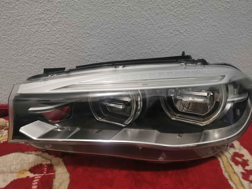 BMW F15 X5 left Adaptive headlight - Private Seller BMW F15 X5 left Adaptive headlight - Private Seller