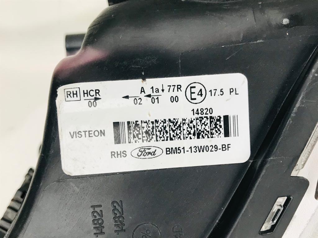 Ford Focus right side headlight  (sedan and hatchback) - Private Seller