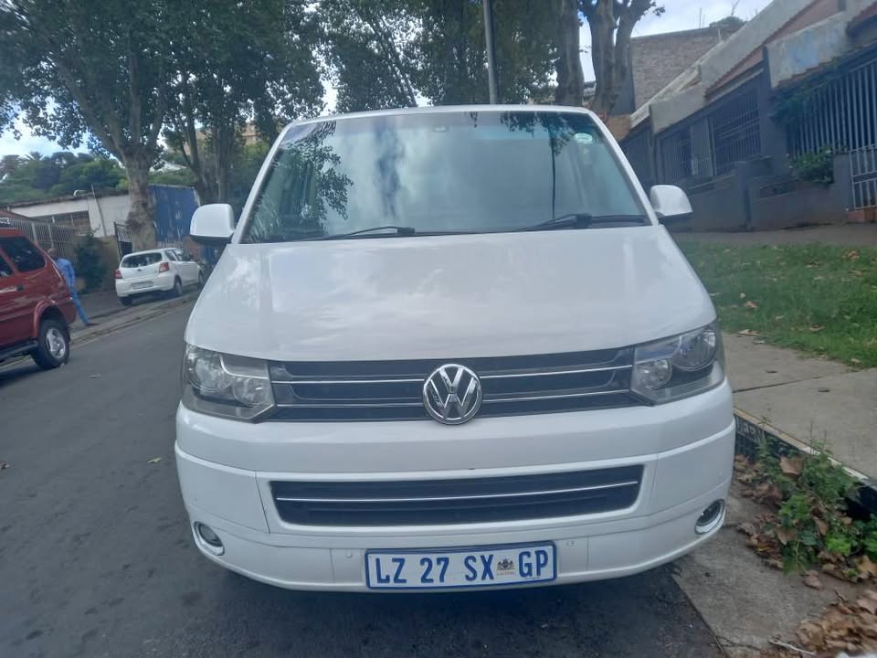 2012 V W Caravelle 2.0 Tdi 4Motion  Auto, White, 127000km