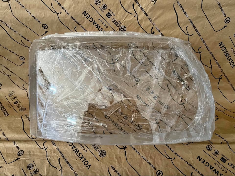 Land Rover Discovery 4 facelift headlight lens - Private Seller