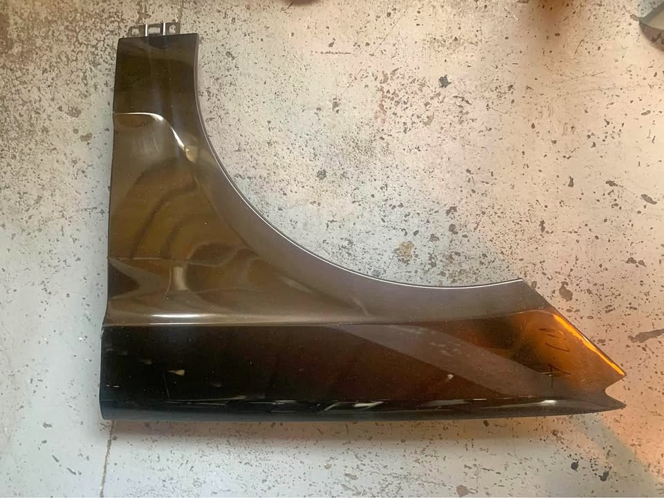 Mercedes Benz ML fender