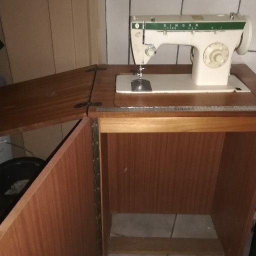 Antique Singer Sewing machine for sale