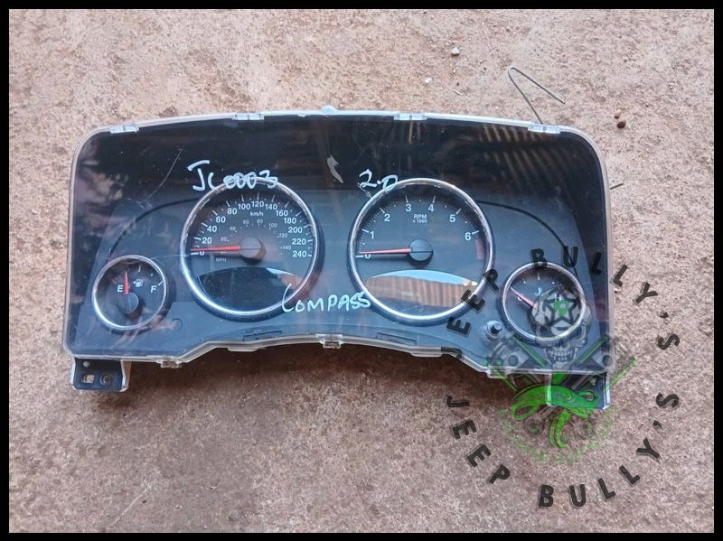 Jeep Compass 2.0 Instrument Cluster Assembly - Private Seller Jeep Compass 2.0 Instrument Cluster Assembly - Private Seller